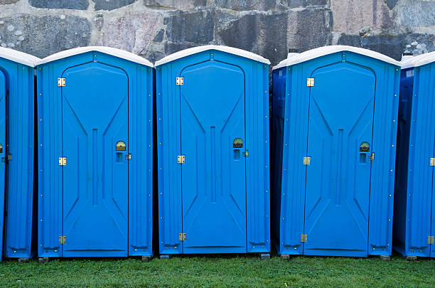 Best Standard Portable Toilet Rental  in Meadowbrook, CA